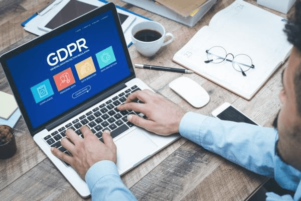CDOs at loggerheads with legal teams over data use